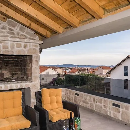 Relax 3bdr With Terrace And Bbq Appartamento Zara