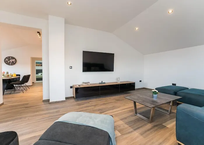 Relax 3bdr With Terrace And Bbq Zadar