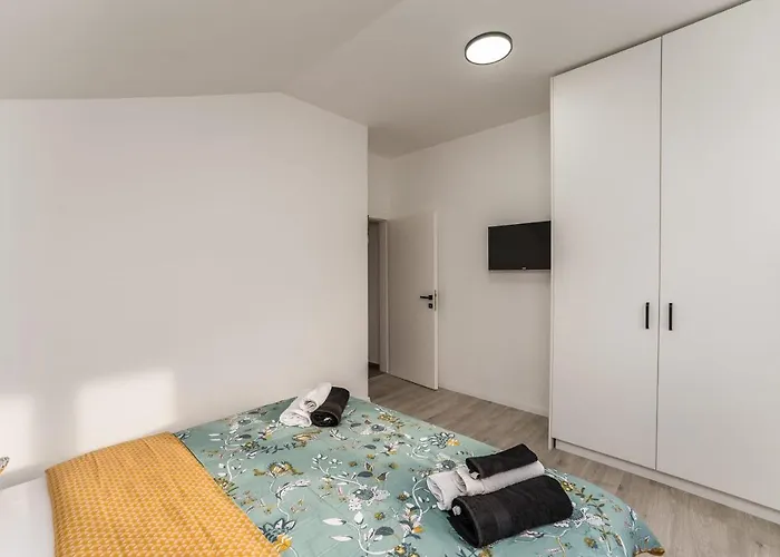 Apartment Relax 3bdr With Terrace And Bbq Zadar